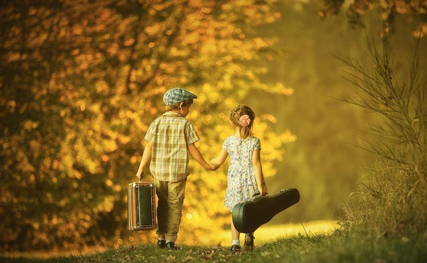 孩子在学校喜欢女同学怎么办,如果孩子喜欢同桌的女孩该怎么办