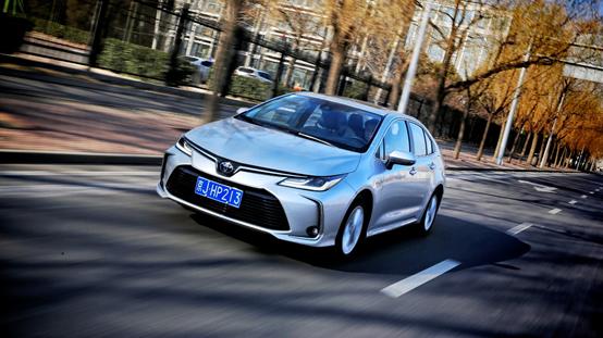 丰田卡罗拉双擎旗舰版试驾,真香定律广汽丰田tnga驾趣体验营