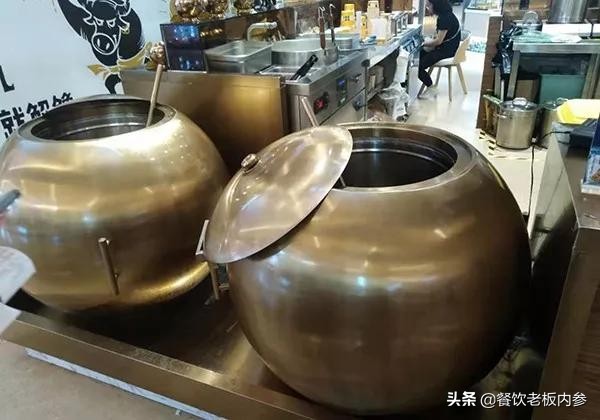 看完商场52家小吃店，我发现有3种店生意最火爆