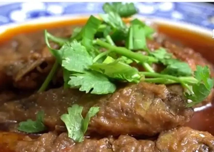 山东百年炖鱼店，鱼鳞鱼刺一起吃，一年用坏500个勺全市无人不晓