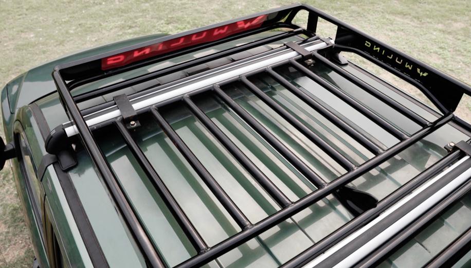 终于亮相，自带龙门架，能装车顶帐篷，带你看五菱*途征**“野营版”