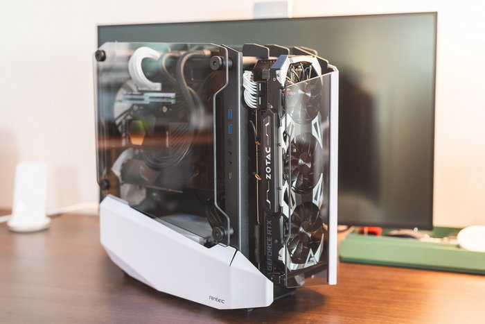 圣诞节前装一台白色雪花主机