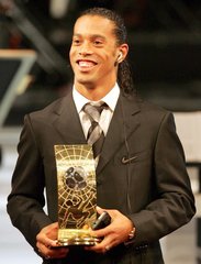 惋惜的足球天才,罗纳尔迪尼奥让人惋惜的天才