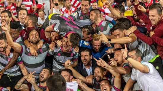 西甲又多一支中资队！全城疯狂庆祝，80后中超老总：我兑现了承诺