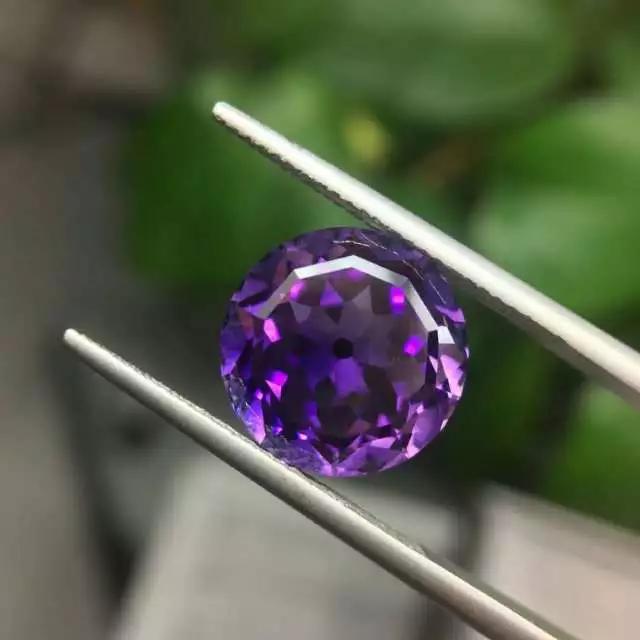 一个托帕石，被“丧心病狂”地砍了1000刀！！光泽却如烟火般闪耀