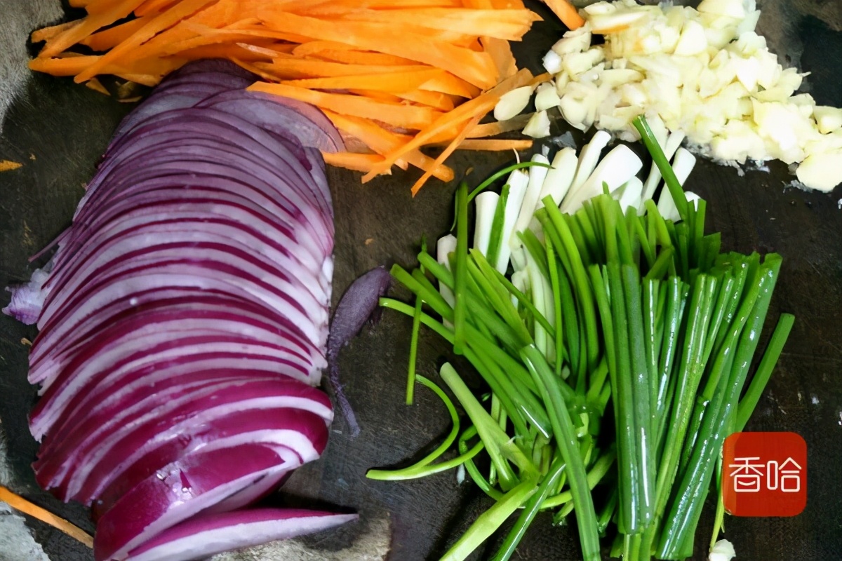 做面条筋道的方法,做面条怎样和面不破