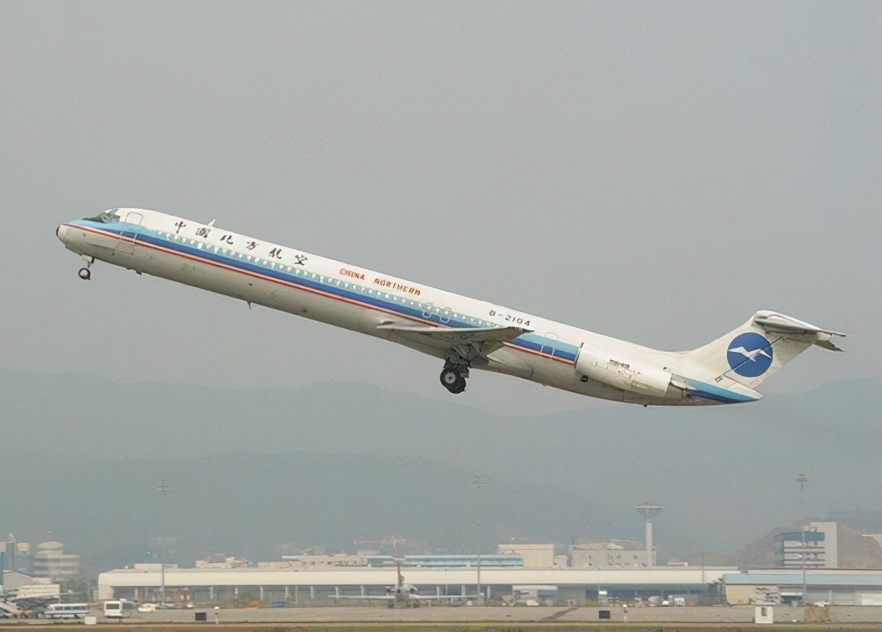 大连5.7空难机长果断坠海,大连五七空难在蟹子湾吗