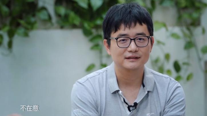 他32岁身家400亿逆袭成江西首富,曾经的落魄小伙后来成了百亿富豪