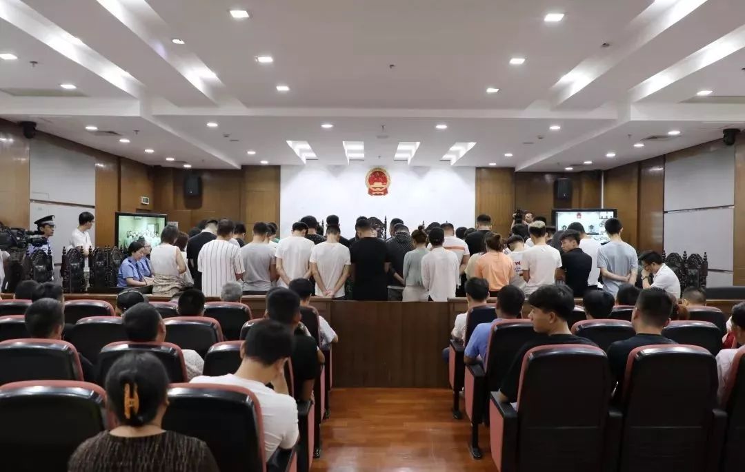 106名“白富美”给你发财良机？别上当！