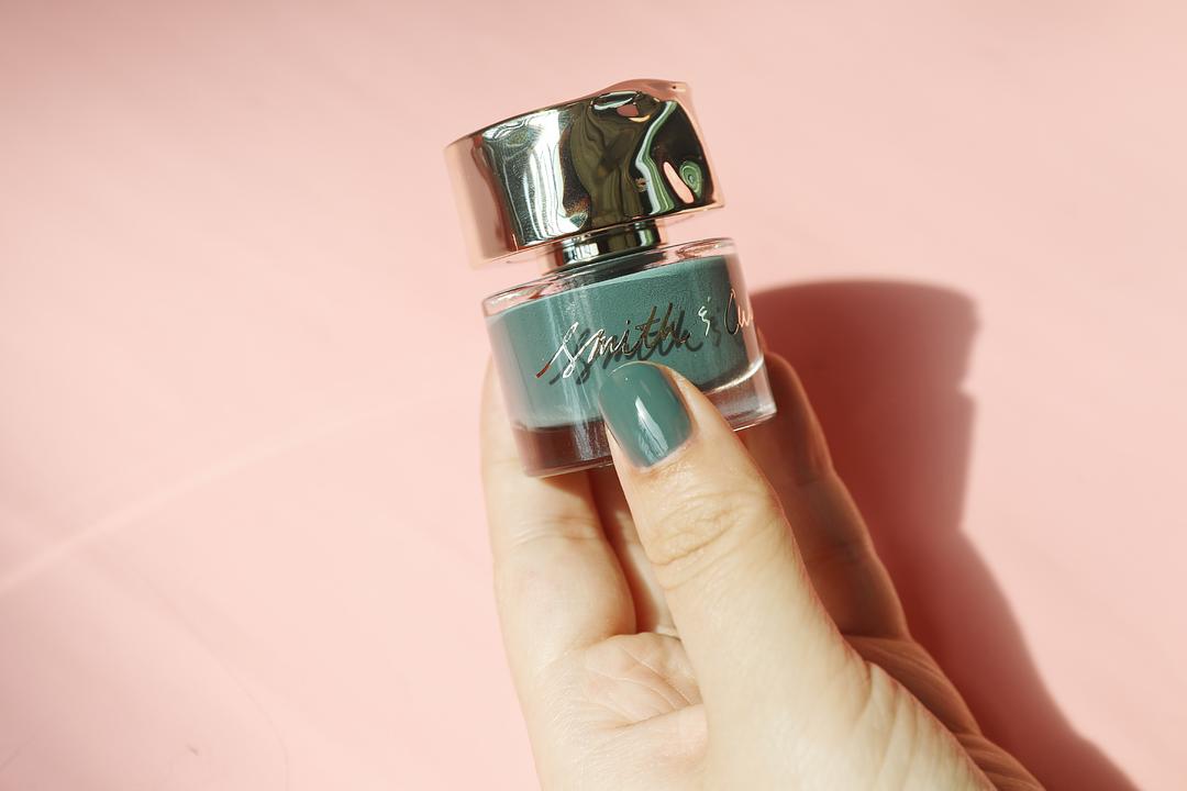 美甲小白建议买什么颜色的指甲油,好看百搭指甲油推荐