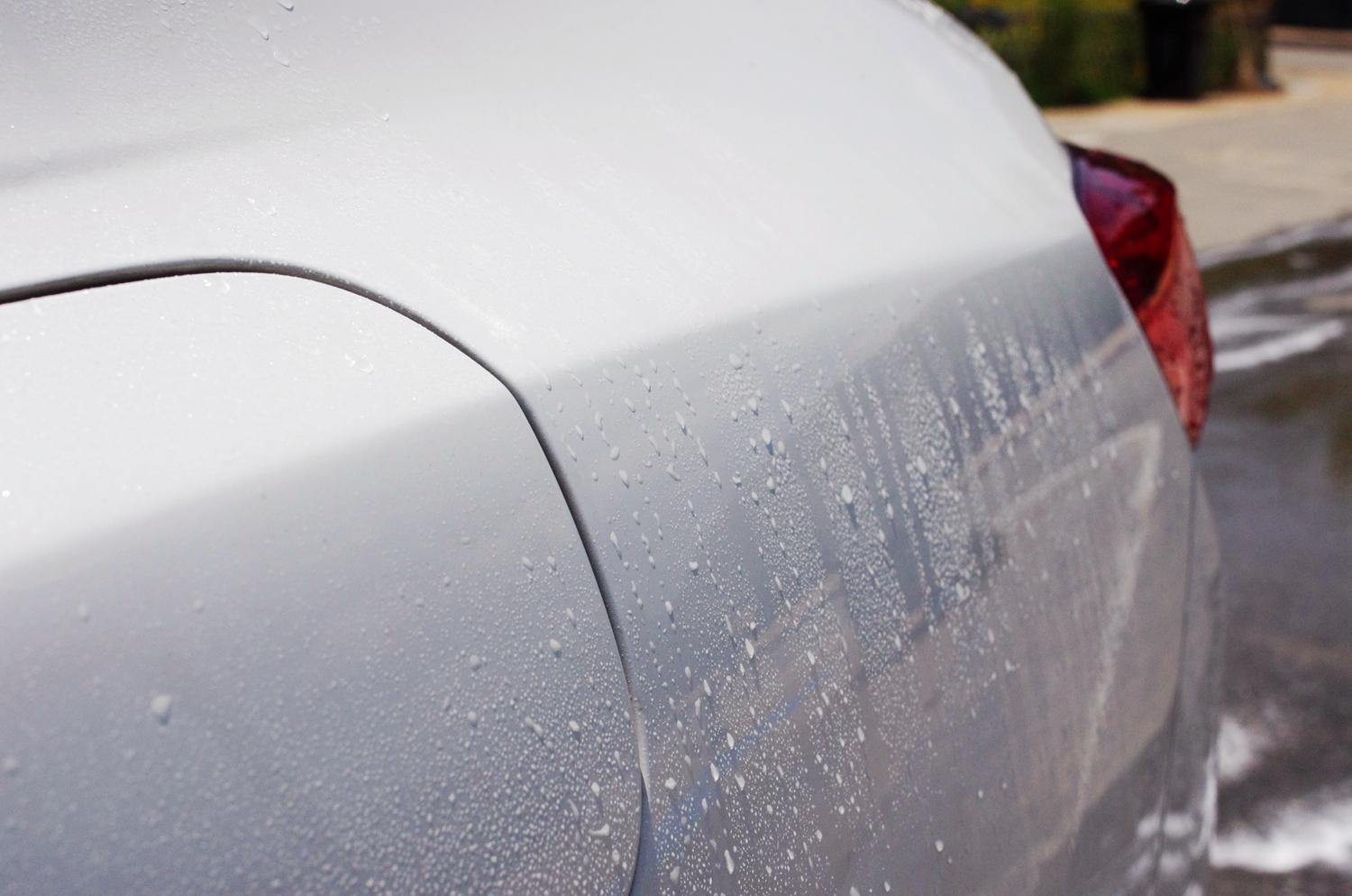 汽车塑料上的污渍怎么去除,汽车上的油烟污渍如何处理