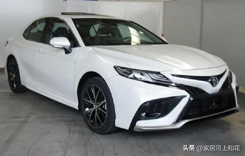 小姨子看上了第八代凯美瑞、买车那天，感觉花哥的“死期”到了