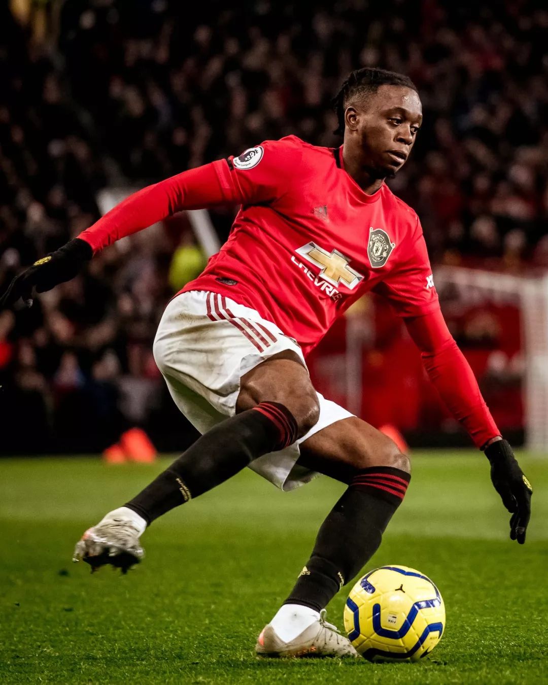 万比萨卡：最出色的新生代防守球员，他是否能成为世界最佳右后卫