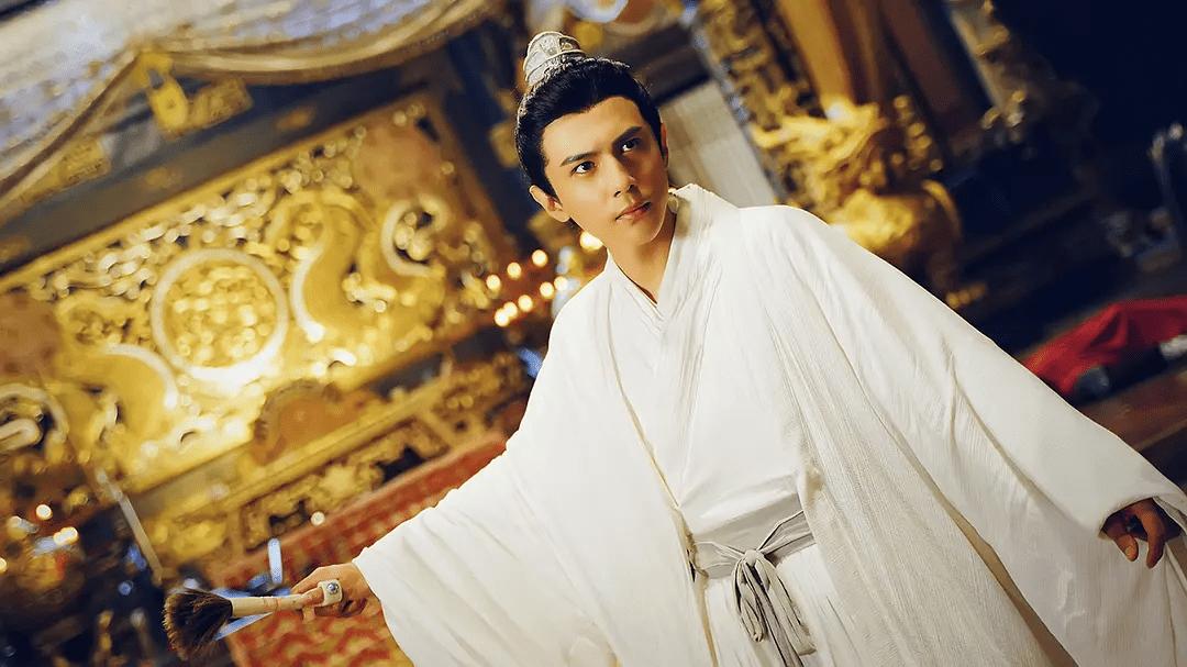 网大版《封神》上映，女主“裹着几块布”秀身材，又毁了一部经典