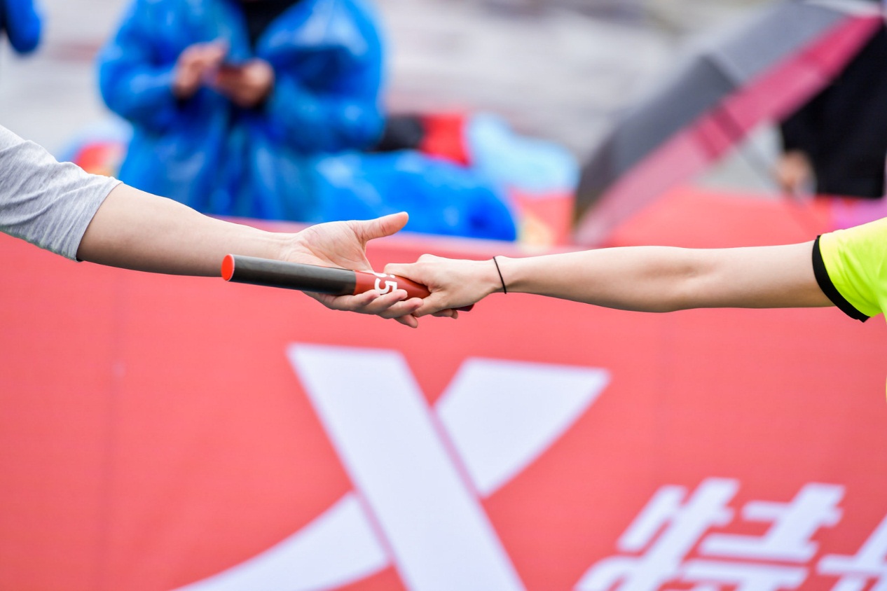 特步跑步生态圈新布局：打造企业跑团精英挑战赛，成立跑步学院