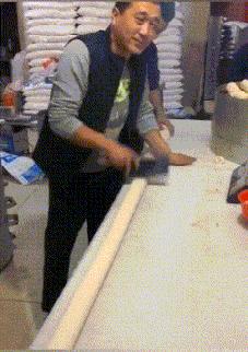 搞笑gif嫂子包饺子,搞笑gif姑娘你这次真的是玩过头了