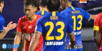 中超裁判冲突事件,中超22人全部参与冲突