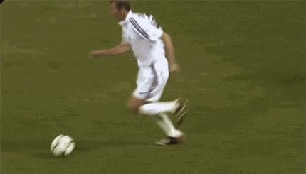 齐达内才是真正球王,齐达内为什么不被称为球王