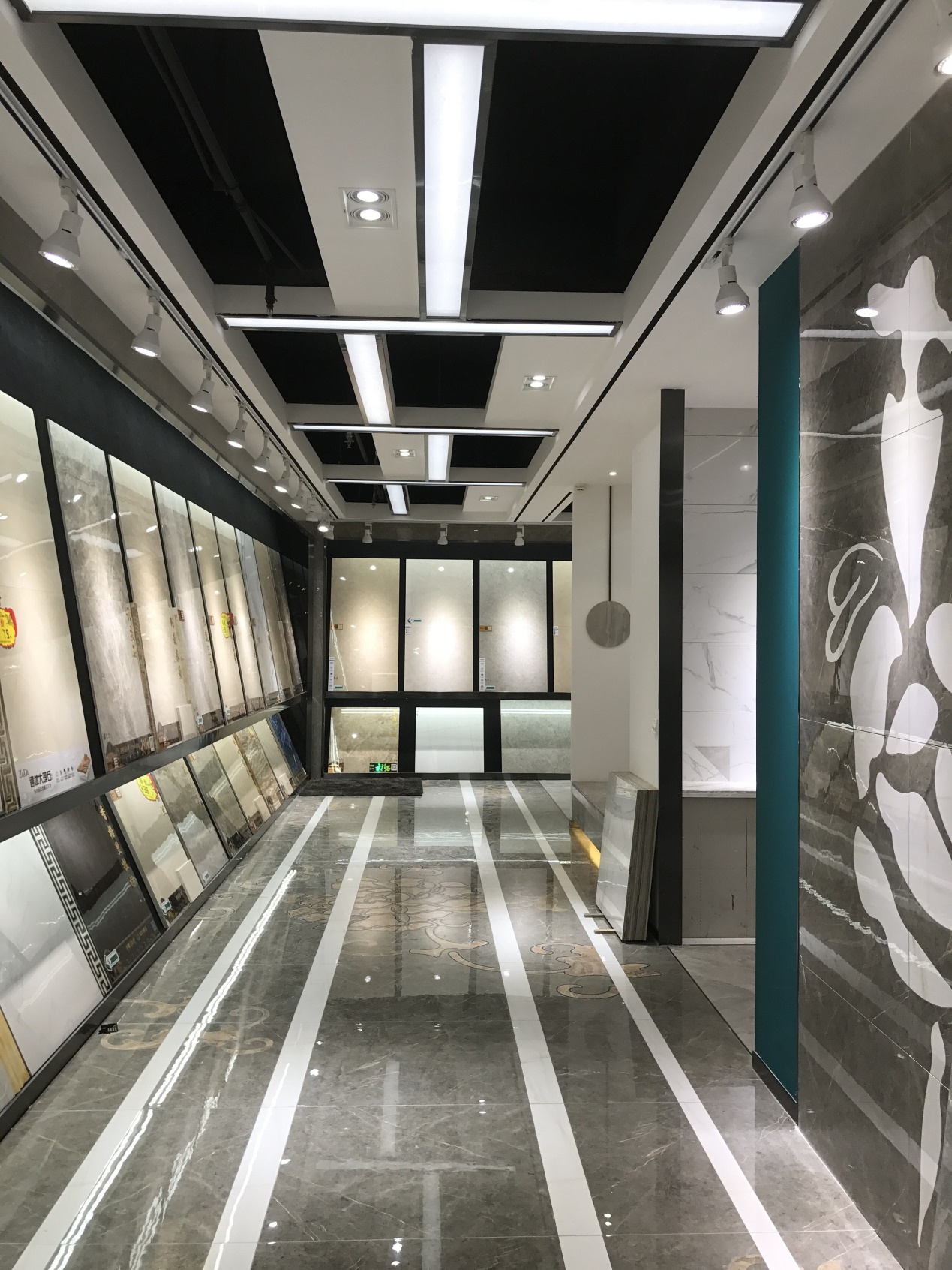 挑瓷砖用什么颜色的砖好,挑瓷砖只看柔光砖