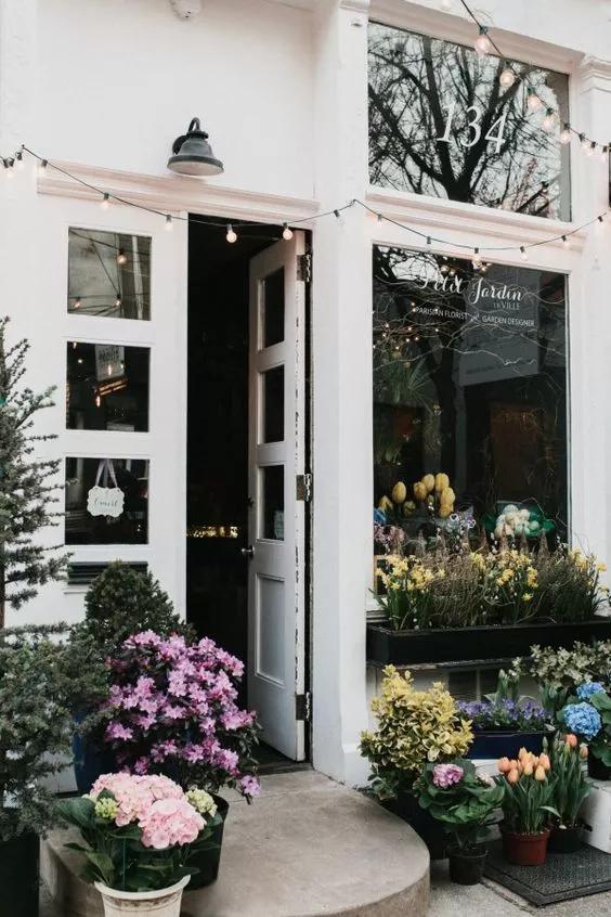 年轻人建议开花店吗,未来10年开花店好吗