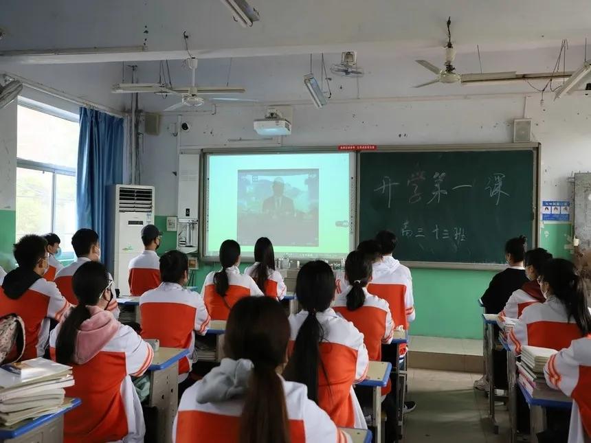 同气连枝，共盼春来！焦作四中高三学子今日重返校园