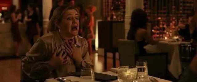 免费观看恐怖片隐形人,5分钟带你看恐怖悬疑电影