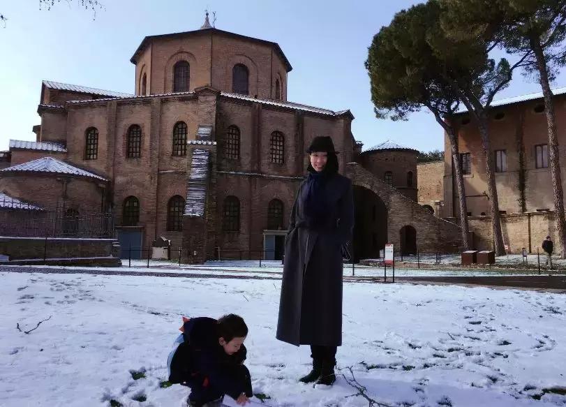 又好看也简单的大衣系法,火到烂大街的大衣时尚的穿搭方法