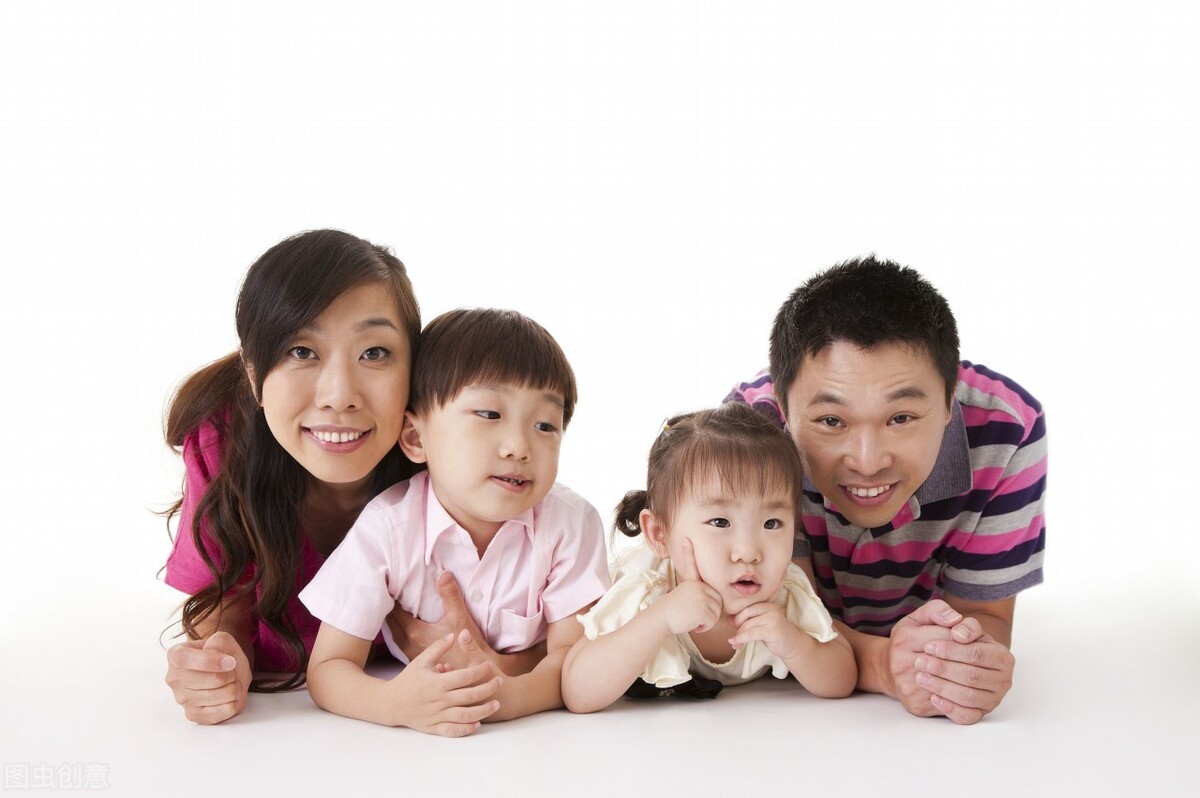 婆婆生日，弟媳送耳环我孝敬2万，婆婆嫌我给少，老公：爱要不要