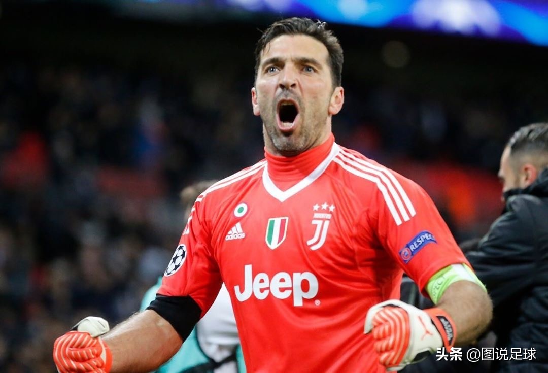 门神布冯回归球队,传奇门将布冯扑救完整版