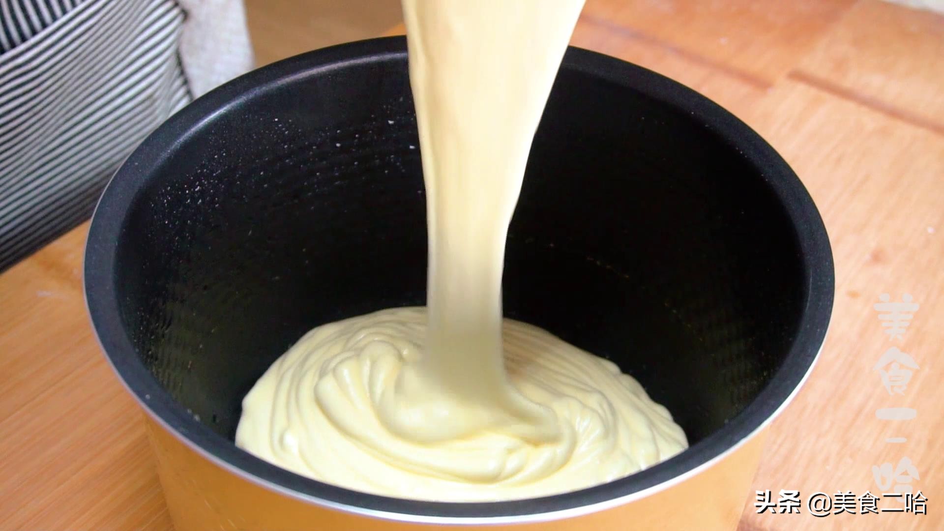 教你用电饭煲做蛋糕超级简单,做电饭煲蛋糕松软蓬松