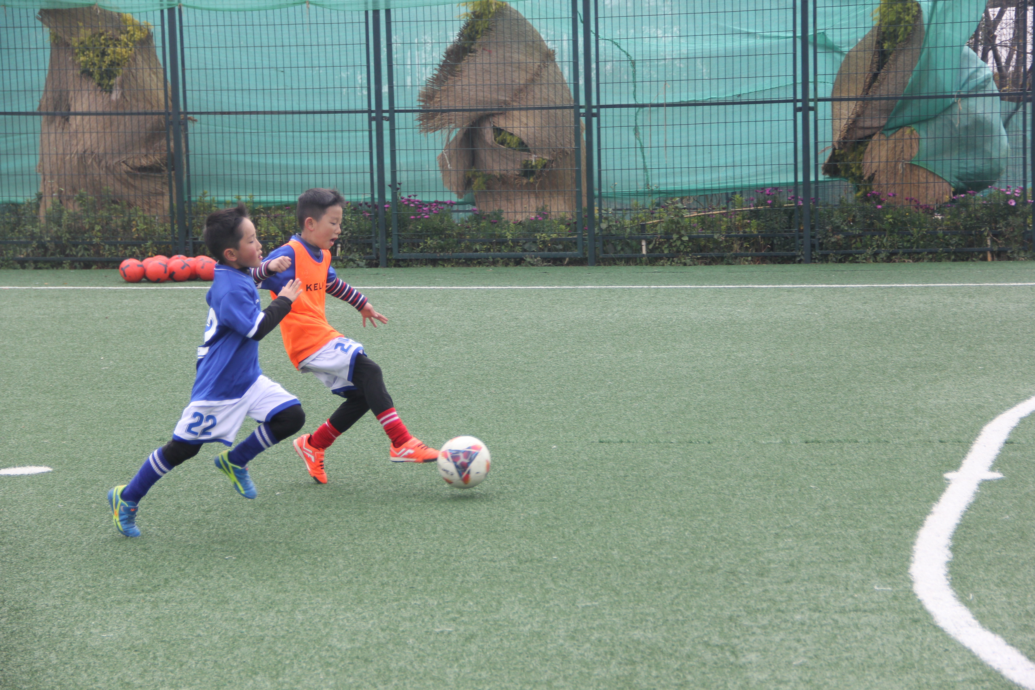 足球夏令营爱踢球的孩子尽情奔跑,2021年天津足球夏令营