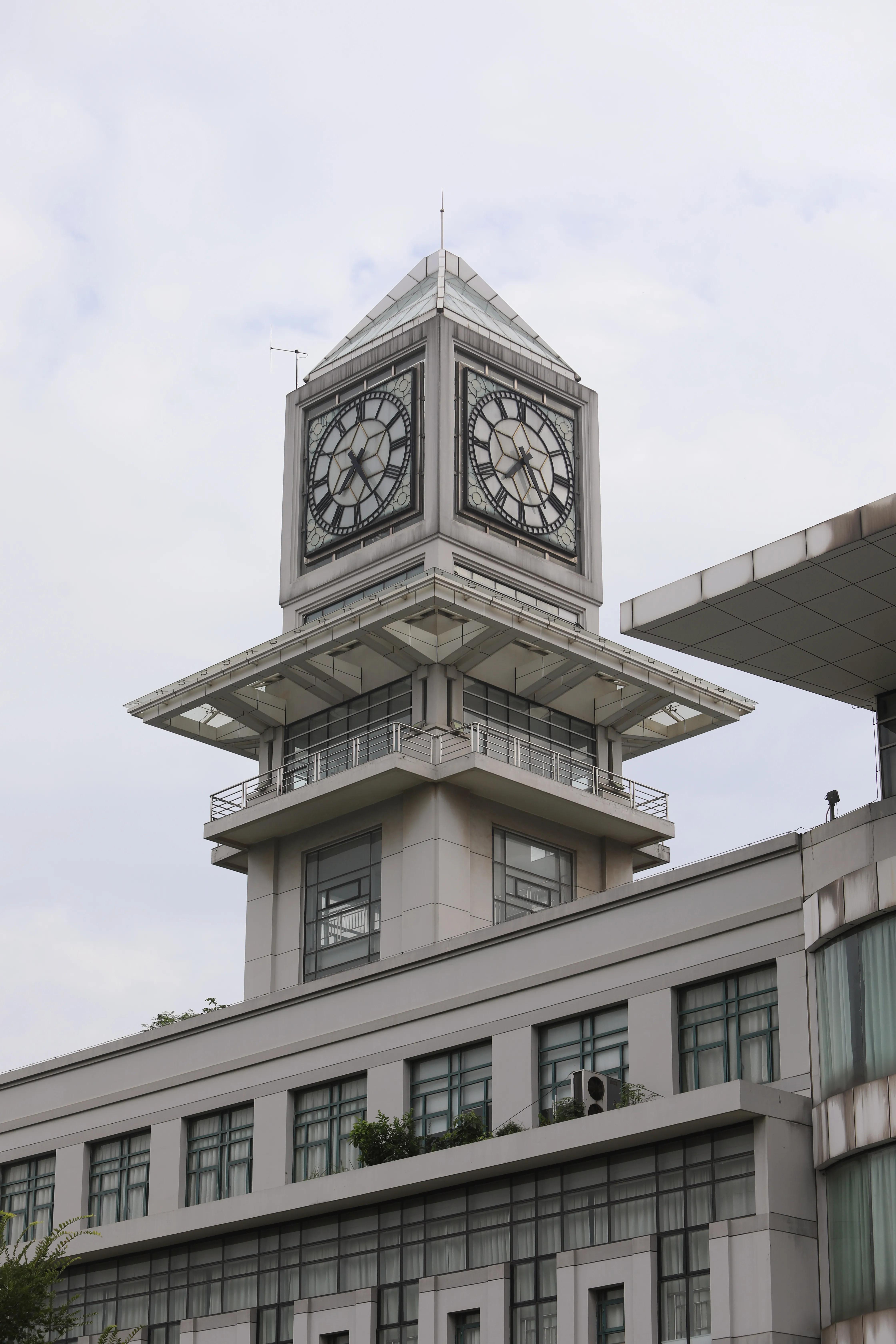 武汉高校中，最美武汉大学，“亚美”属于中南财经政法大学