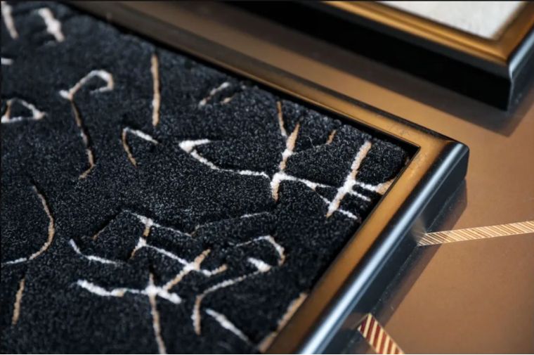 设计师KellyHoppen做客HOUSEOFWANG带着地毯壁纸新品畅聊“无限”