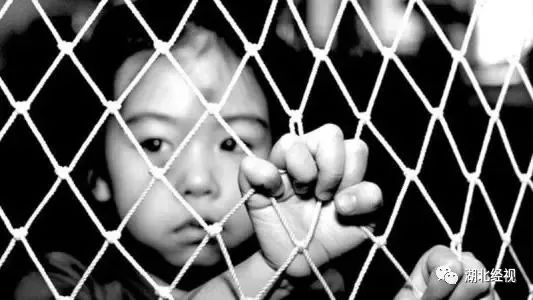 孩子被拐走挖器官案例,眼球被挖了还能接回去吗