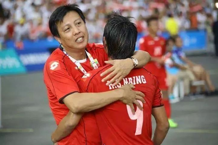 韪㈣冻鐞冪殑灏忕敺瀛╂湁澶氬竻,鎴戝彧鏈変竴鏉¤吙