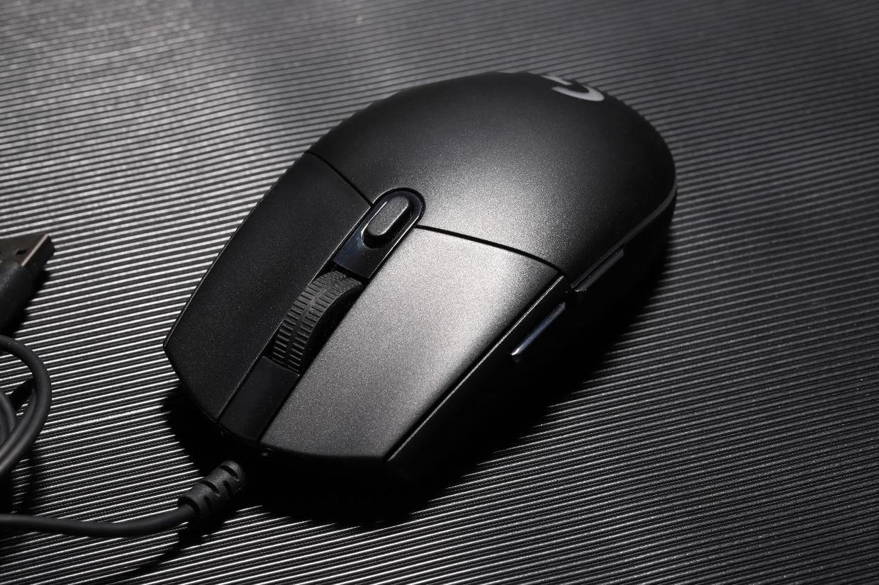 罗技的g102游戏鼠标使用感受,入门级罗技