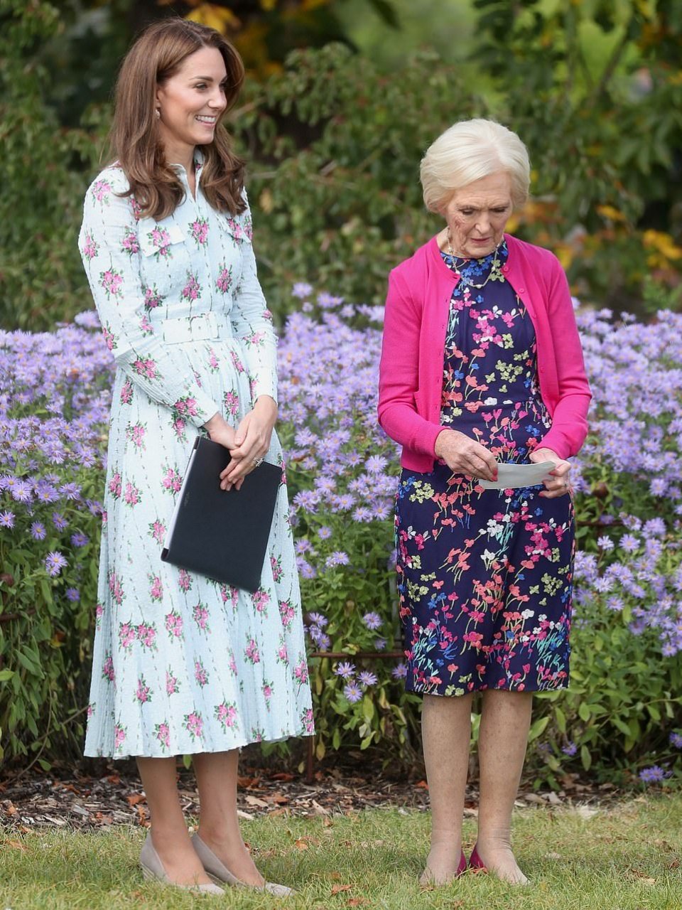 凯特王妃穿搭日常半身裙,凯特王妃穿搭大衣收腰