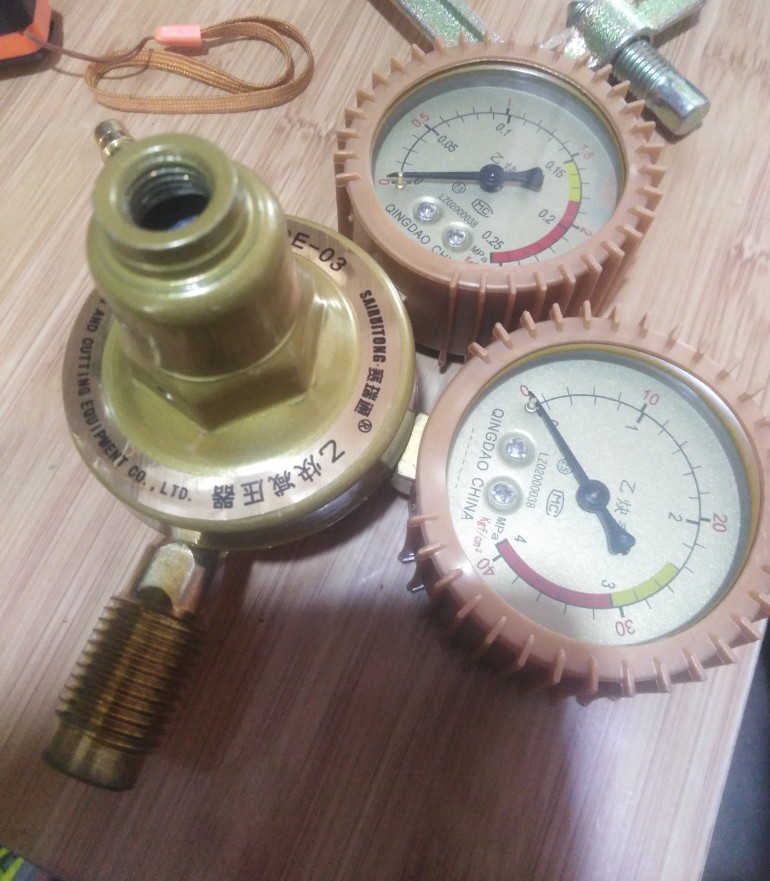 乙炔表各个部位名称,乙炔减压表结构说明