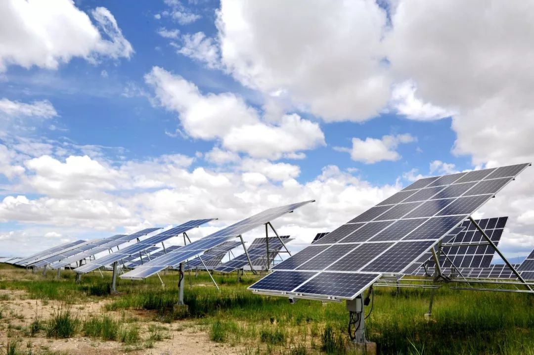 青海最大的光伏发电厂,青海最大的光伏发电图片