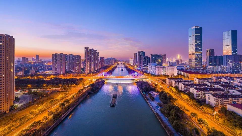 我国上市公司的平均年薪,上市公司最高工资