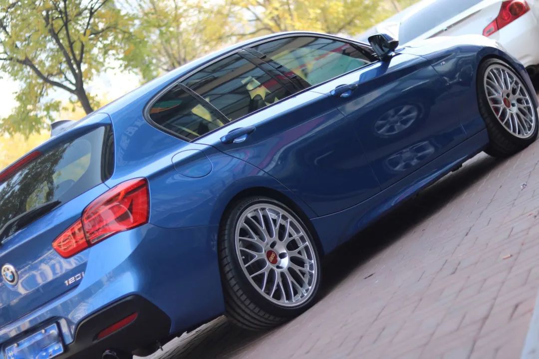 怪兽改造跑车视频,宝马f20120改装