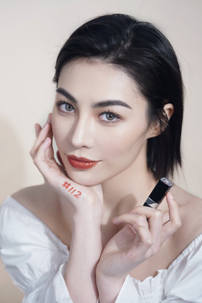 女人应该拥有的六支口红色号,什么色号口红显气质