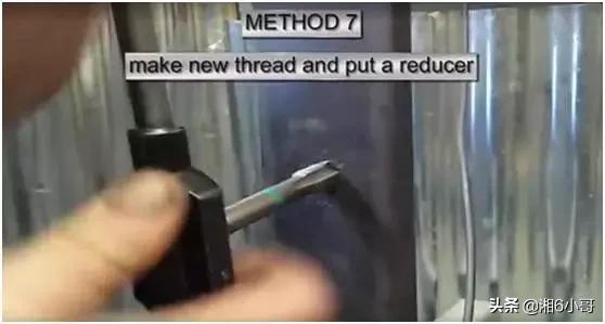 修车螺丝断了怎么取,修车时很紧的螺丝怎么拧下来