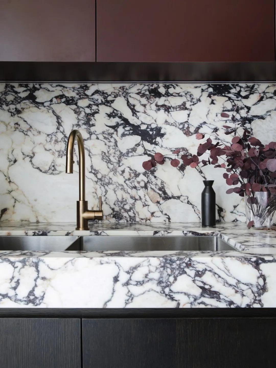 吊柜磕头，台面过高？厨房照此装50年不用换，第二种方案更重要