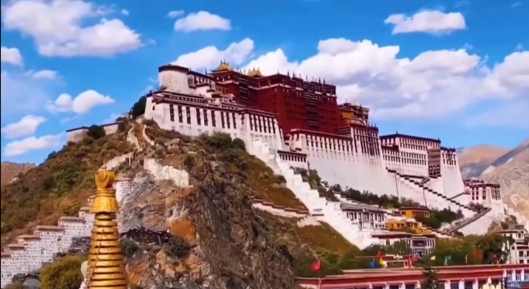 藏族女孩男足队长,藏族女孩当排长