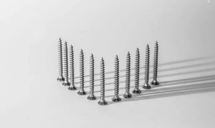 螺丝生锈拧不下来咋办,螺丝生锈拧不下来怎么办喷什么