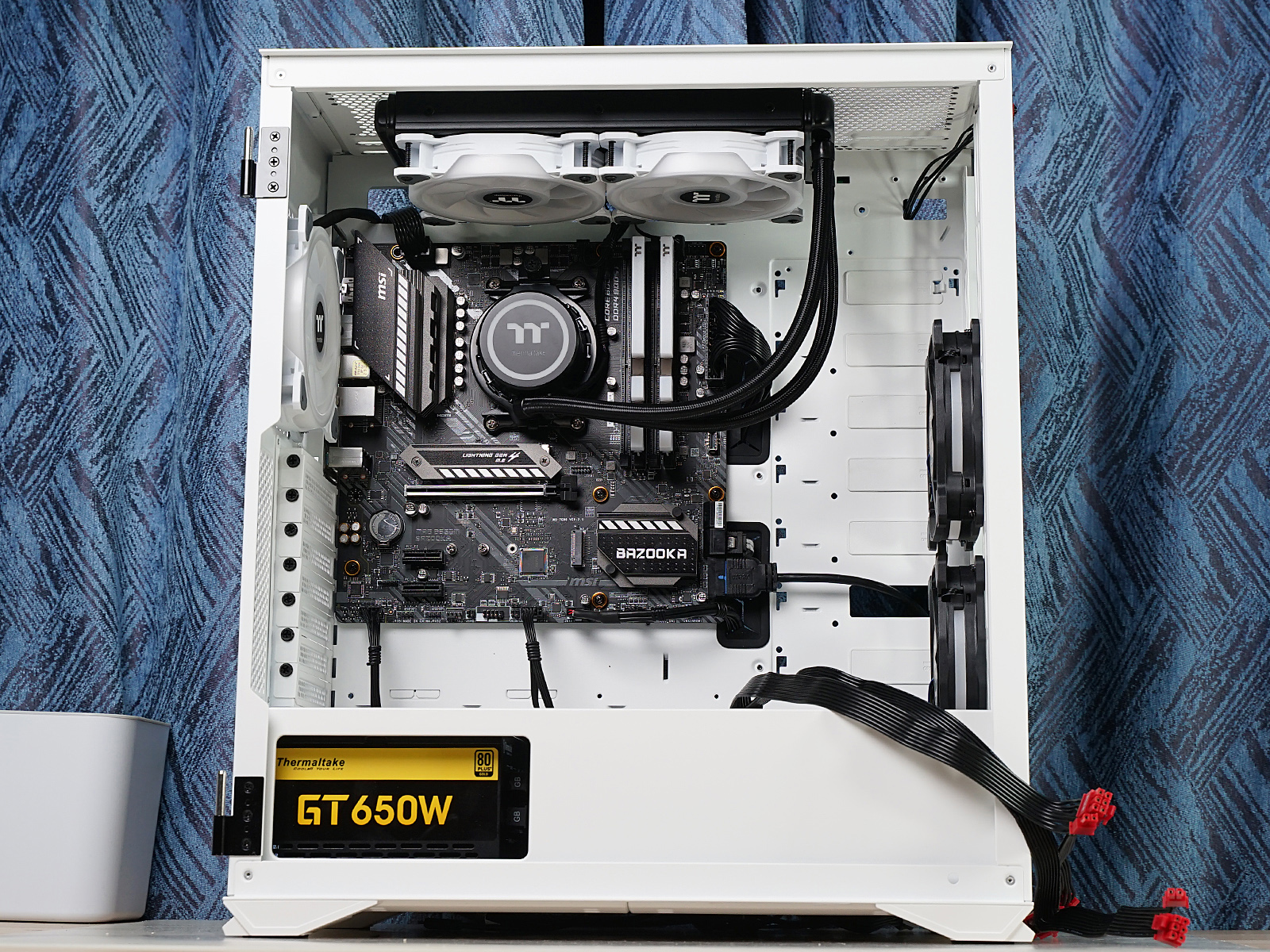 秀桌面：送老婆RGB全家桶PC，钱都花在光效上的感觉真棒