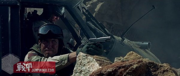 美国黑鹰战机坠落视频,黑鹰坠落最震撼视频