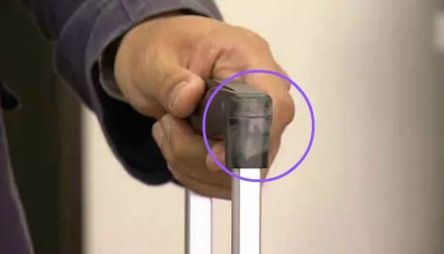 天猫买到假货拉杆箱,旗舰店买行李箱是真的吗