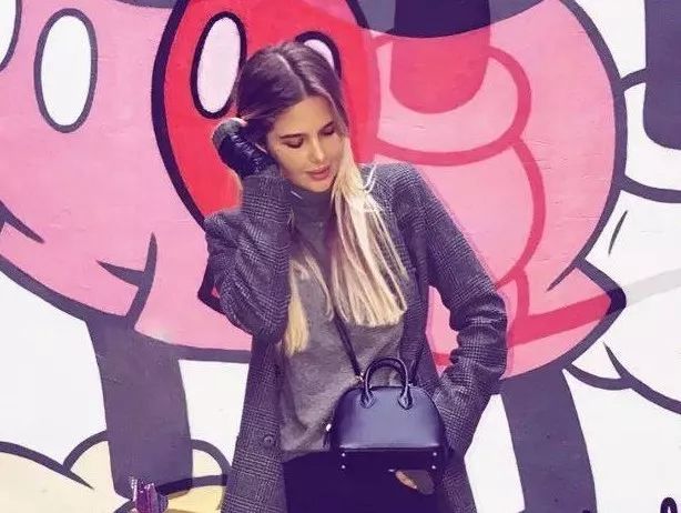 爱马仕保龄球包穿戴,爱马仕保龄球包历史